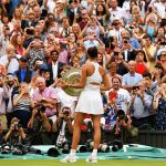 The Wimbledon crowd salute Garbine Muguruza. Photo: Getty Images